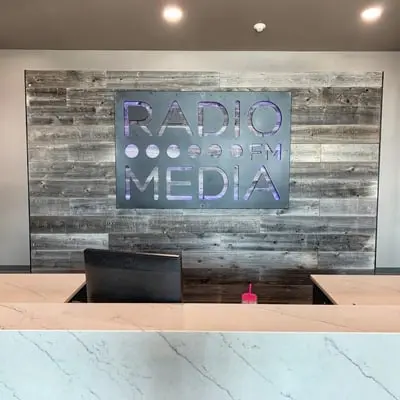 GRAIN DESIGNS CUSTOM SIGNAGE RADIO FM MEDIA