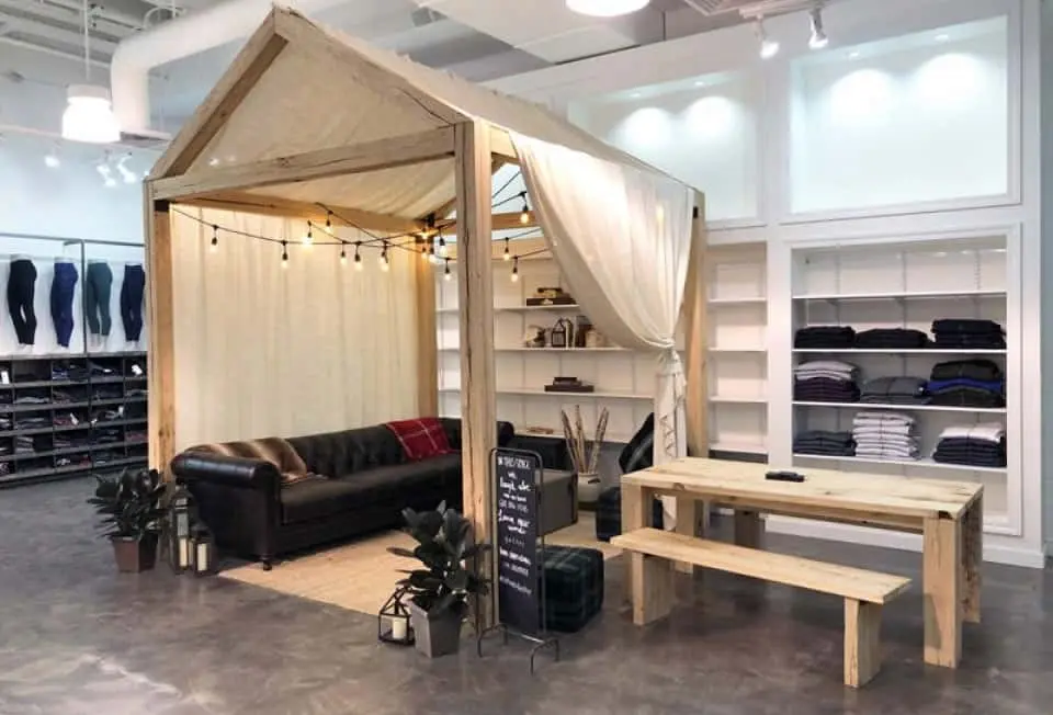 lululemon-retail-store-pergola-display-fixtures-light-reclaimed-wood-by-Grain-Design-4